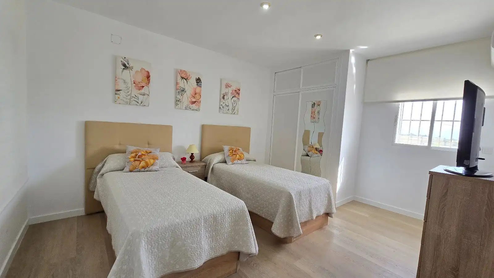 Dormitori de Casa o xalet en venda en Torremolinos amb Aire condicionat, Terrassa i Traster