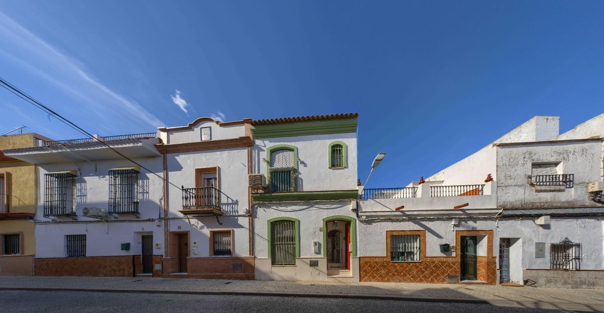 Exterior view of House or chalet for sale in Camas  with Air Conditioner, Heating and Terrace