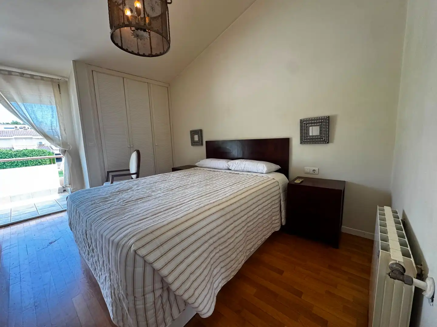 Dormitori de Casa o xalet de lloguer en Alicante / Alacant amb Aire condicionat, Jardí privat i Parquet