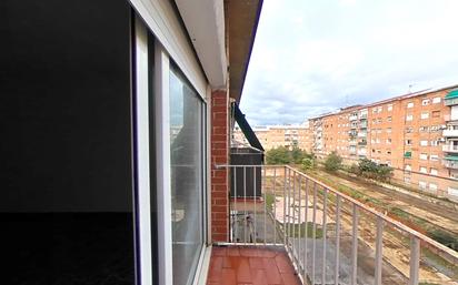 Schlafzimmer von Wohnung zum verkauf in Terrassa mit Balkon