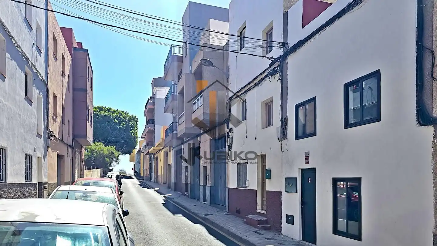 Vista exterior de Casa adosada en venda en Taco - Los Andenes - Las Chumbreras