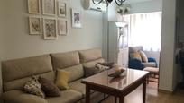 Sala d'estar de Pis en venda en  Sevilla Capital amb Moblat