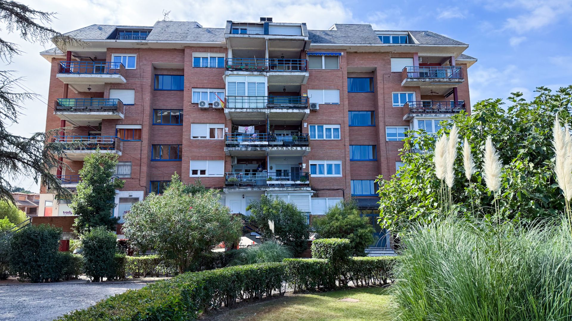 Außenansicht von Wohnungen zum verkauf in Santa Cruz del Retamar mit Klimaanlage, Heizung und Terrasse