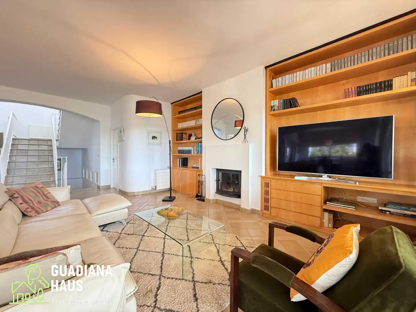 Sala d'estar de Casa adosada en venda en Ayamonte amb Aire condicionat, Calefacció i Jardí privat