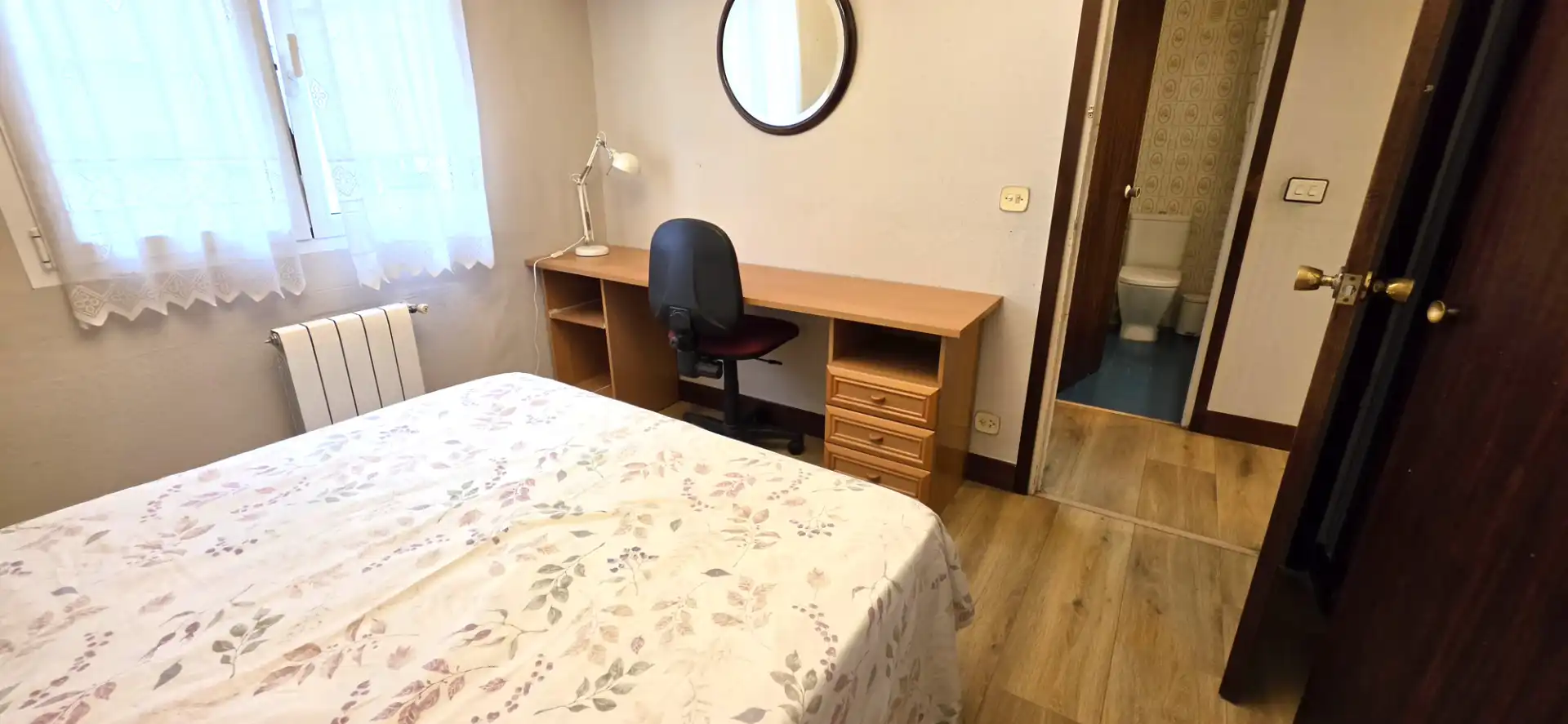 Bedroom of Flat for rent in Bilbao   with Heating, Parquet flooring and Furnished