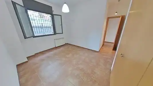 Dormitori de Pis en venda en Santa Perpètua de Mogoda amb Calefacció, Terrassa i Alarma