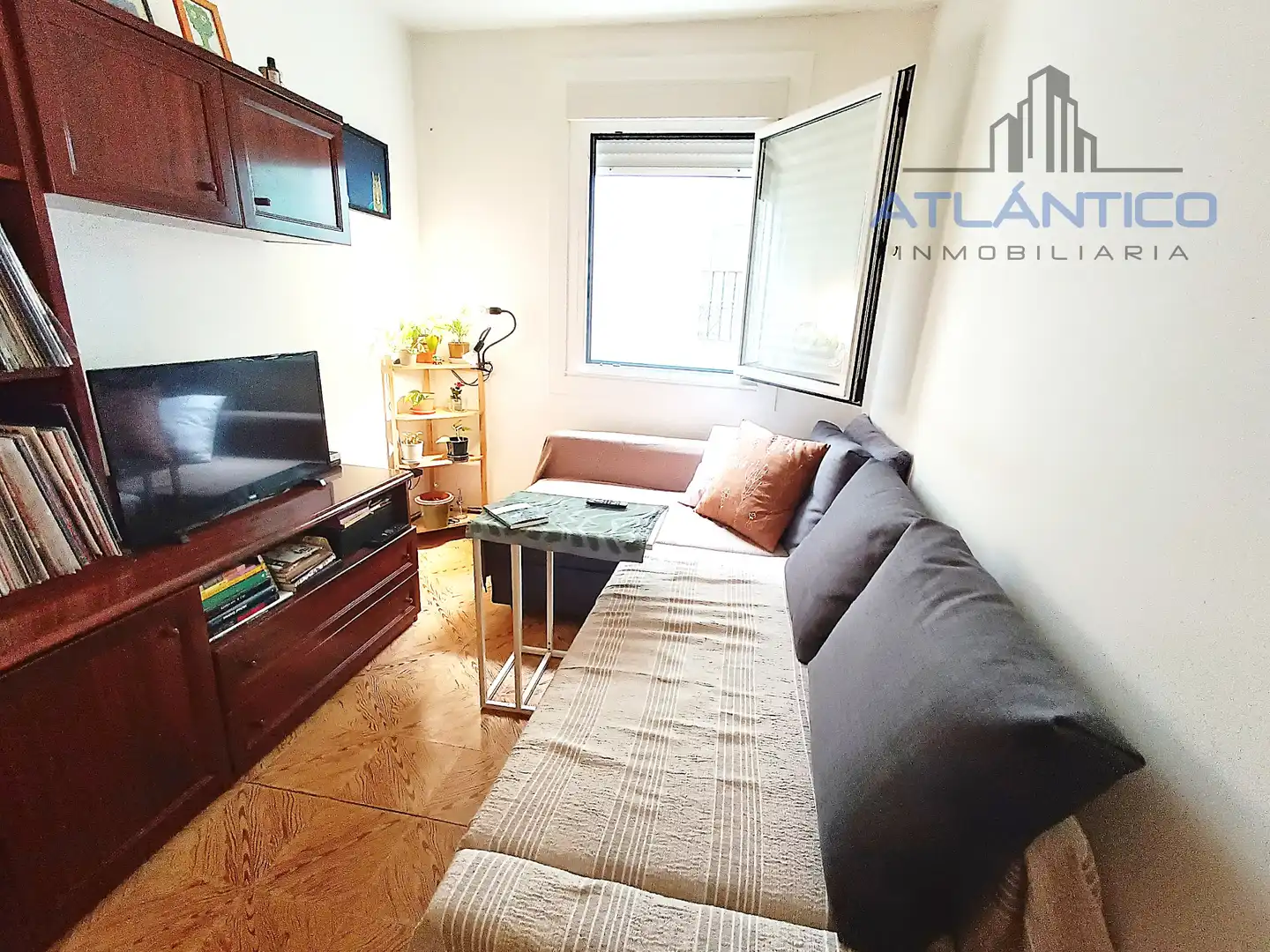 Sala de estar de Apartamento en venta en A Coruña Capital  con Amueblado, Horno y Lavadora