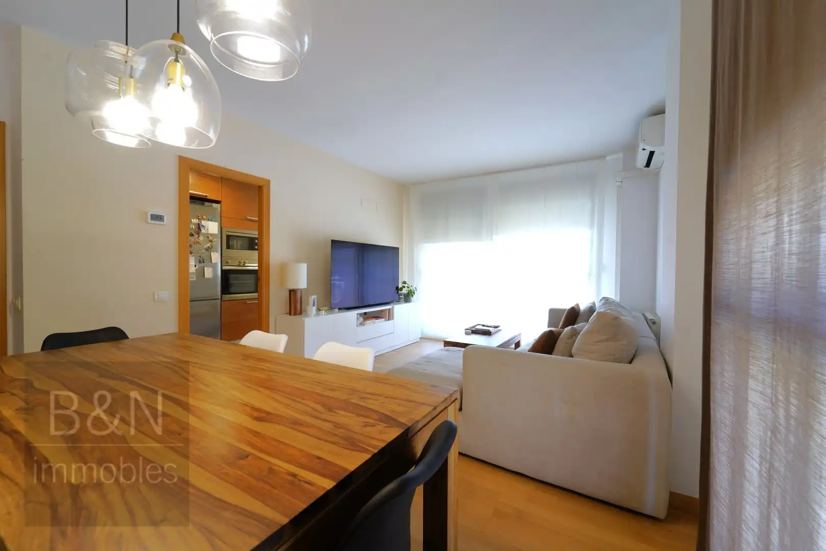 Sala de estar de Piso en venta en Terrassa con Aire acondicionado, Calefacción y Piscina