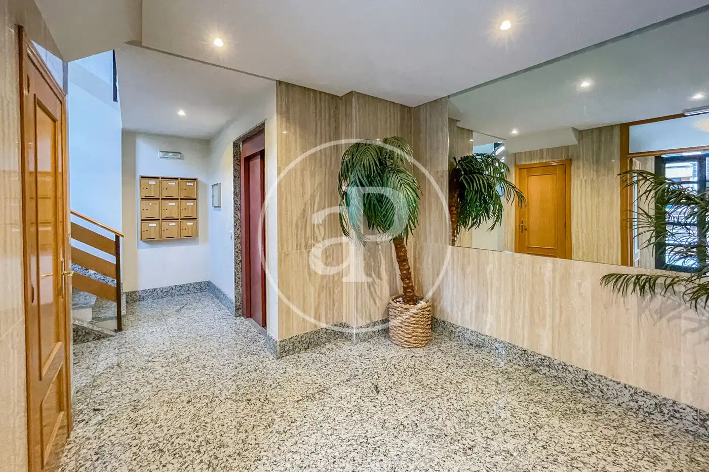 Wohnung zum Verkauf in La Moraleja mit Klimaanlage, Heizung und Privatgarten