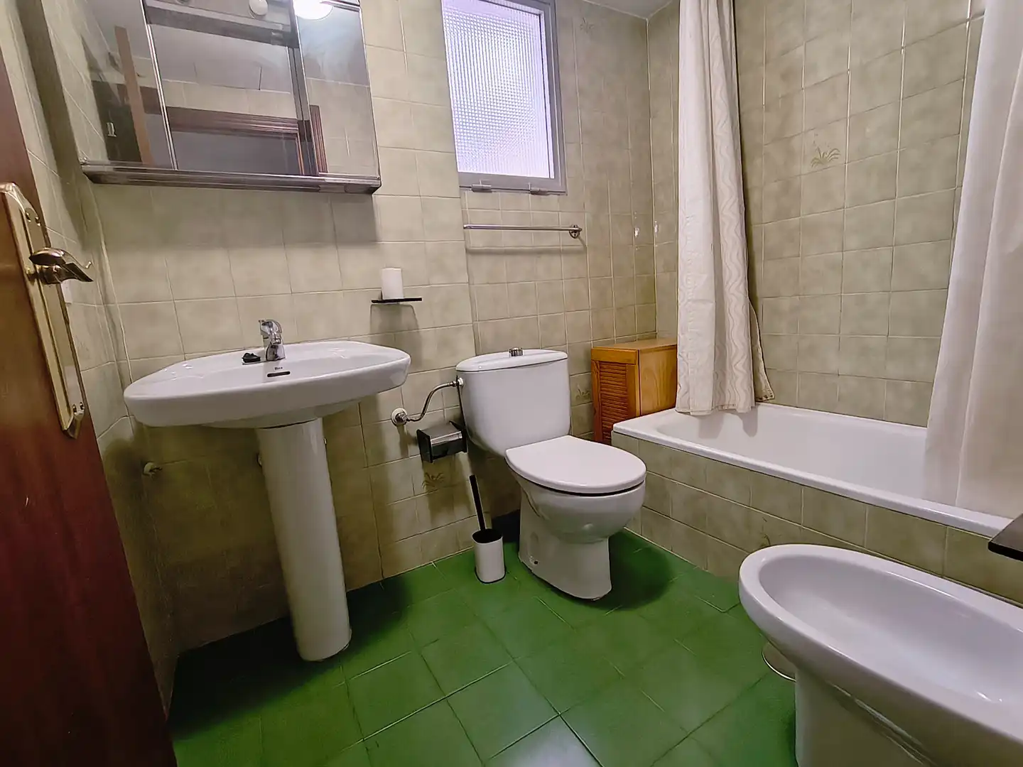 Badezimmer von Wohnung zum Verkauf in Alicante / Alacant mit Klimaanlage, Terrasse und Möbliert