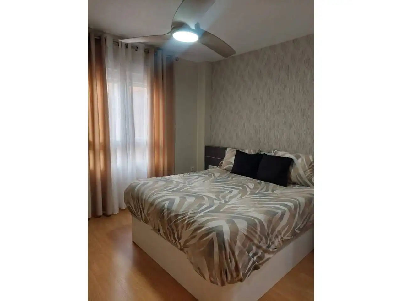 Dormitori de Apartament en venda en Cedillo del Condado amb Calefacció i Traster