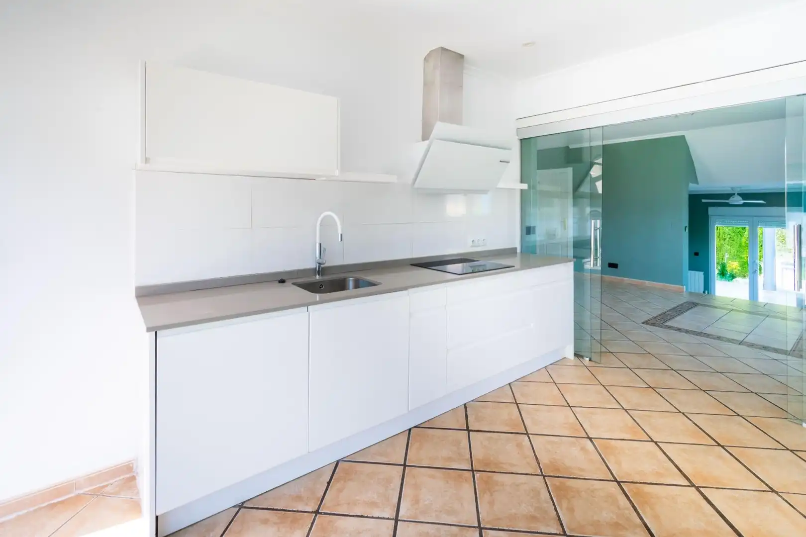 Cuina de Casa o xalet en venda en L'Alfàs del Pi amb Aire condicionat, Calefacció i Jardí privat