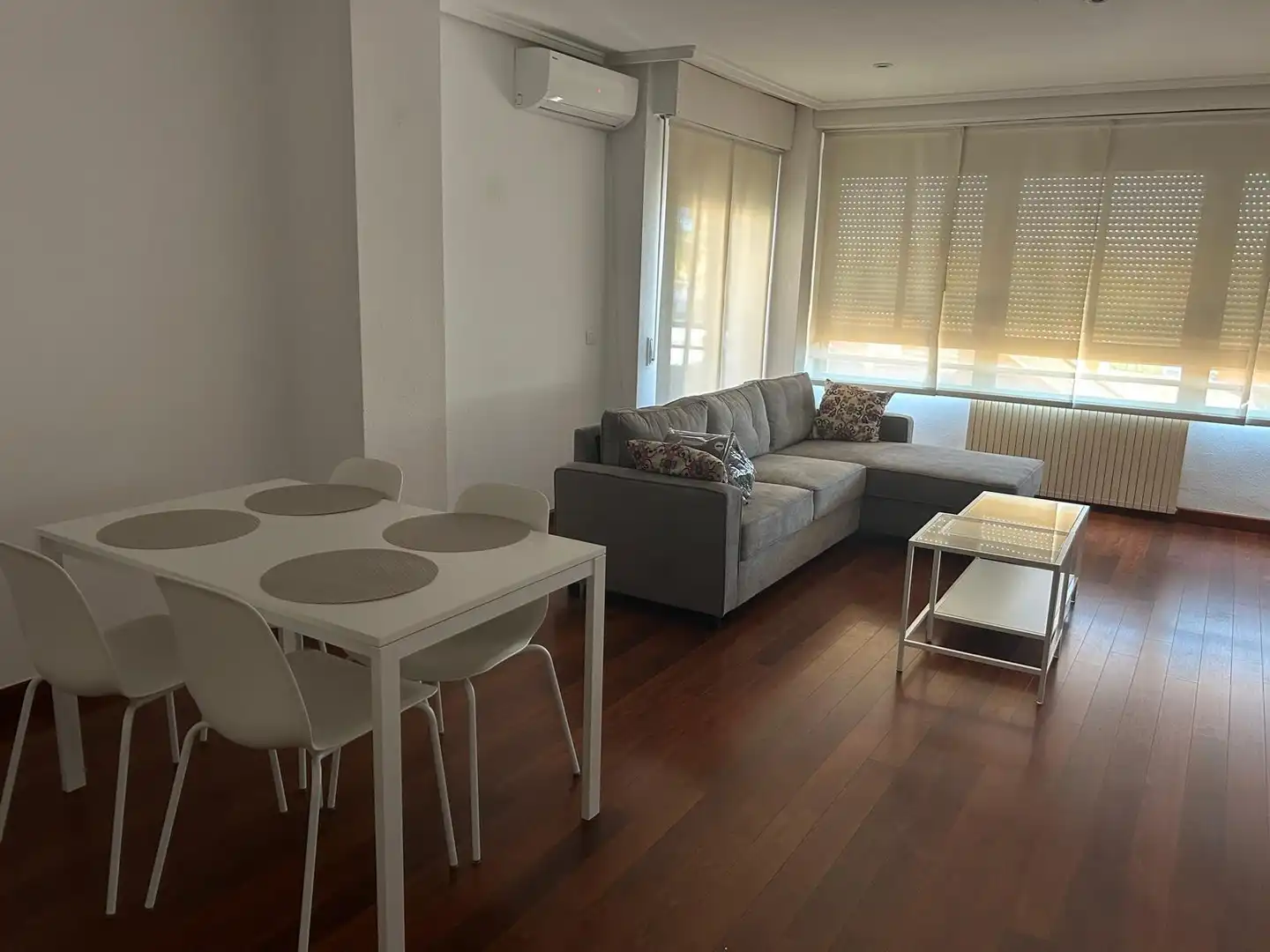 Living room of Flat for rent in Elche / Elx  with Air Conditioner, Heating and Parquet flooring
