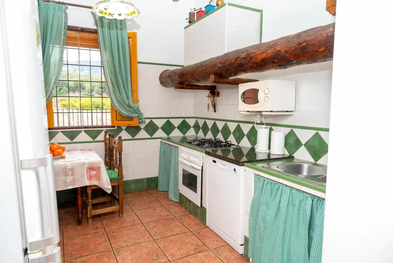 Cuina de Casa o xalet en venda en Blanca amb Terrassa, Piscina i Moblat