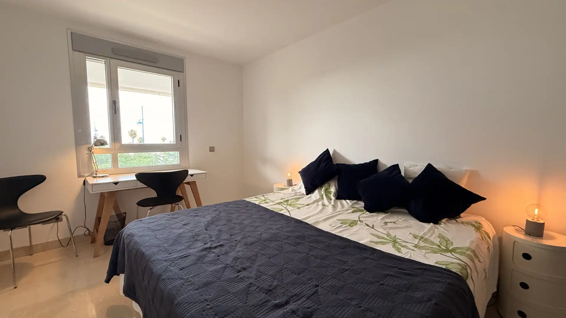 Dormitori de Apartament de lloguer en Marbella amb Aire condicionat, Calefacció i Terrassa