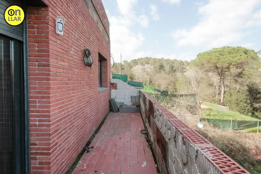 Exterior view of Houses for sale in Sentmenat