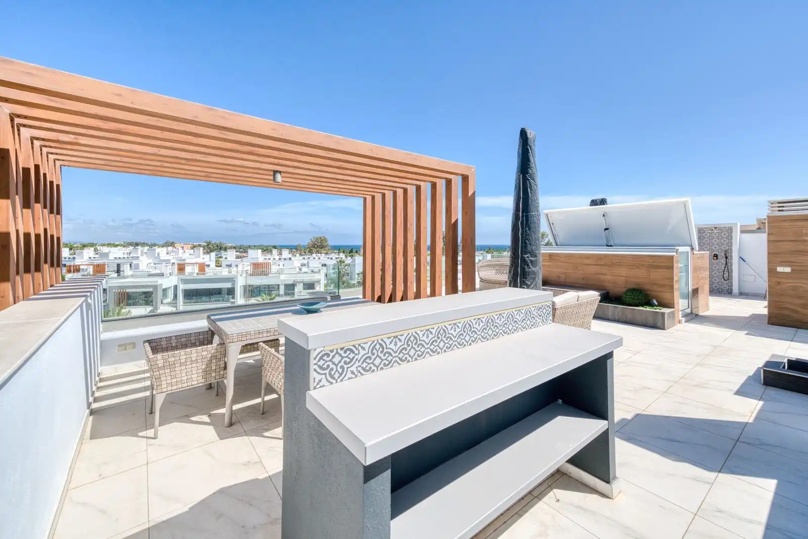 Terraza de Ático de alquiler en Estepona con Aire acondicionado, Terraza y Amueblado