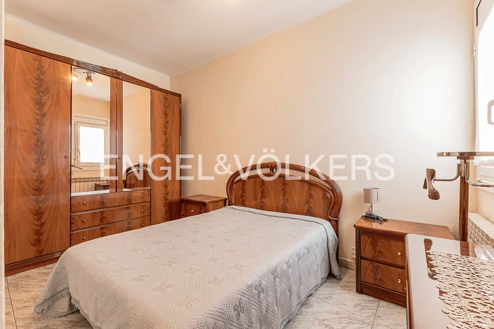 Schlafzimmer von Wohnung zum Verkauf in Barcelona mit Heizung und Balkon