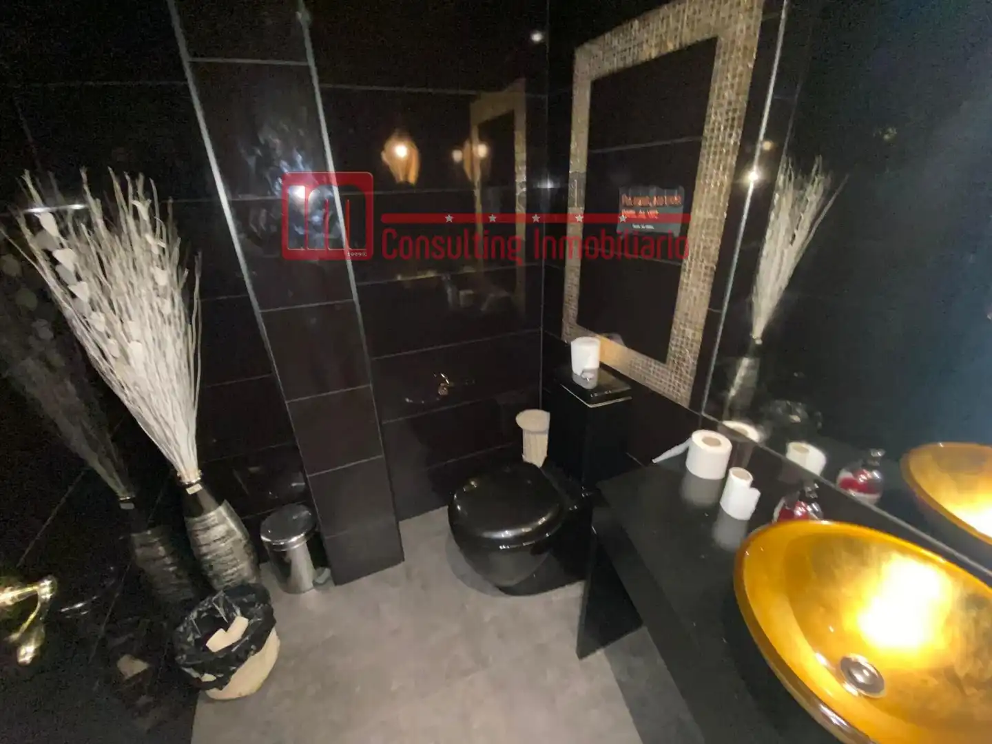 Badezimmer von Geschaftsraum zum Verkauf in Madrid
