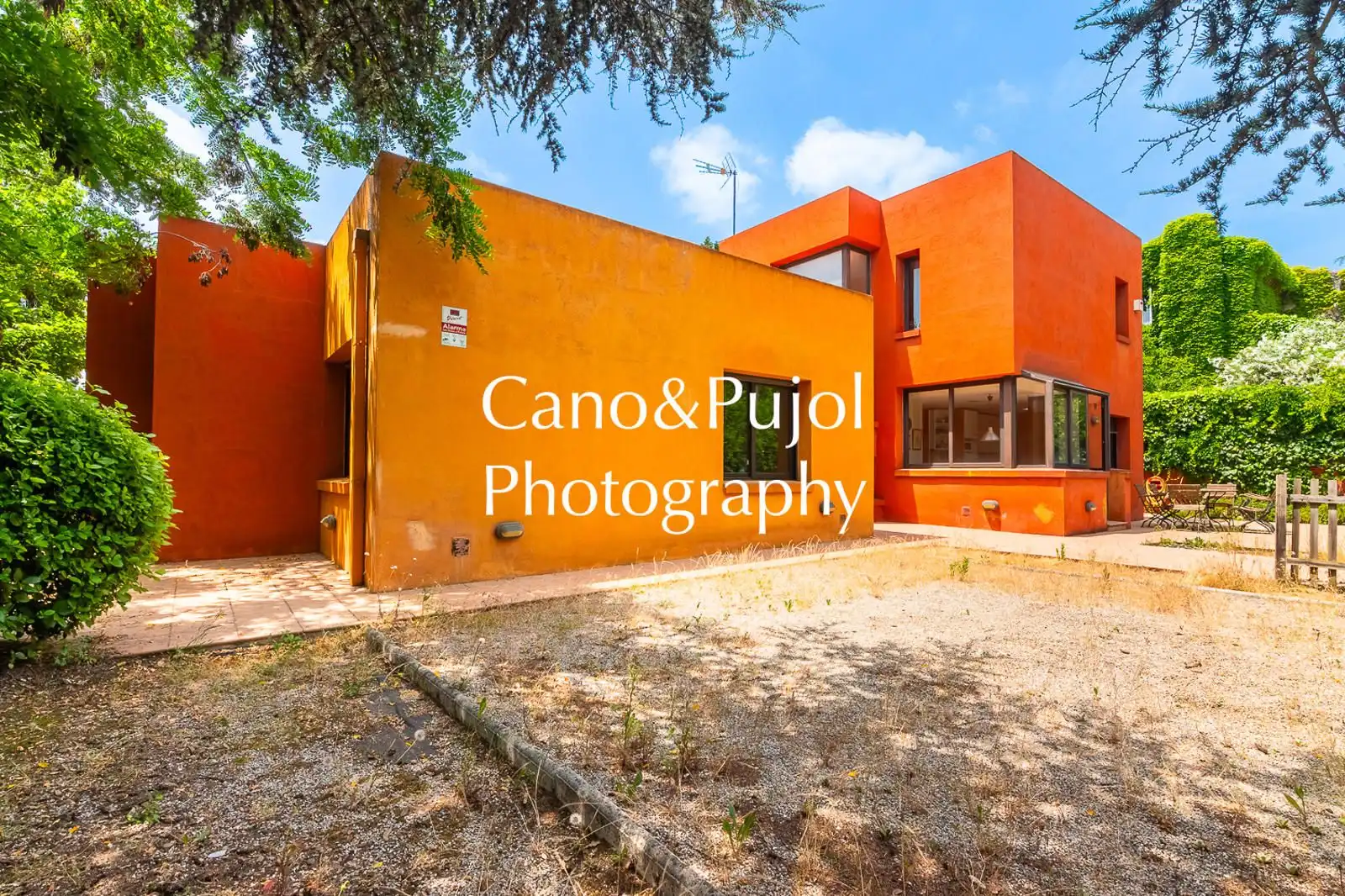 Vista exterior de Casa o xalet en venda en Cerdanyola del Vallès amb Aire condicionat, Calefacció i Terrassa