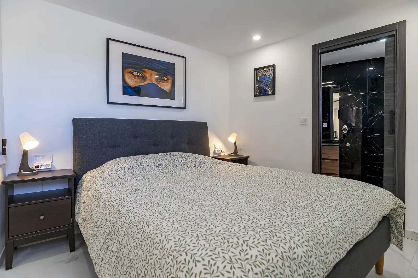 Bedroom of Houses for sale in Benalmádena  with Air Conditioner, Terrace and Swimming Pool