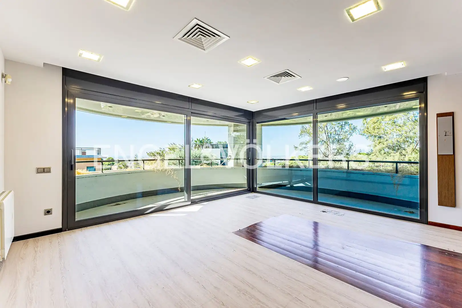 Terrace of Houses for sale in Esplugues de Llobregat  with Air Conditioner, Heating and Private garden