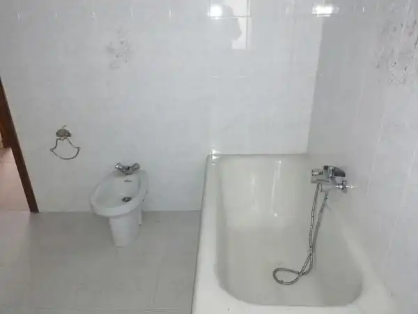 Bany de Pis en venda en Ponferrada amb Calefacció i Terrassa