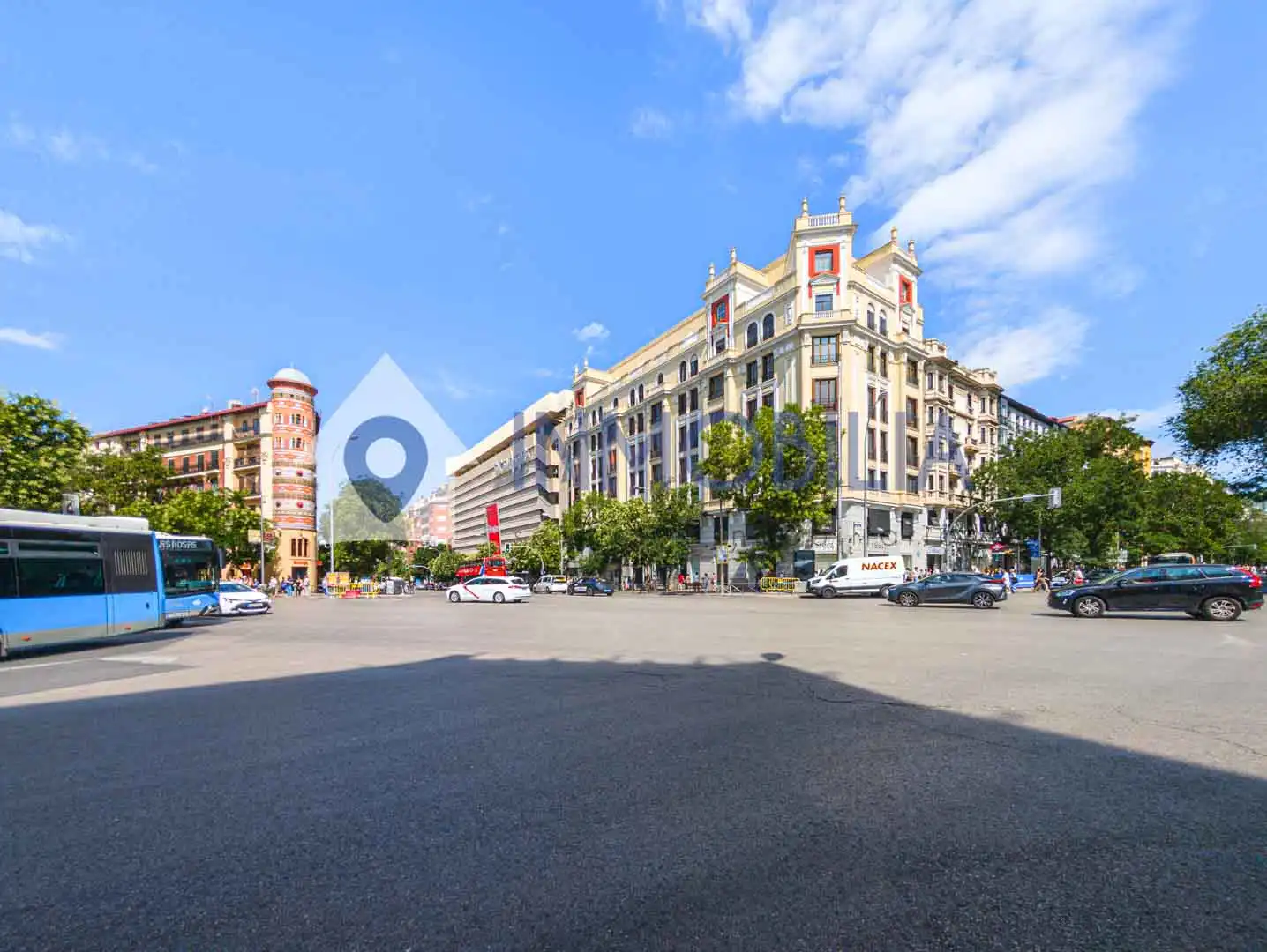 Vista exterior de Pis en venda en Madrid amb Calefacció