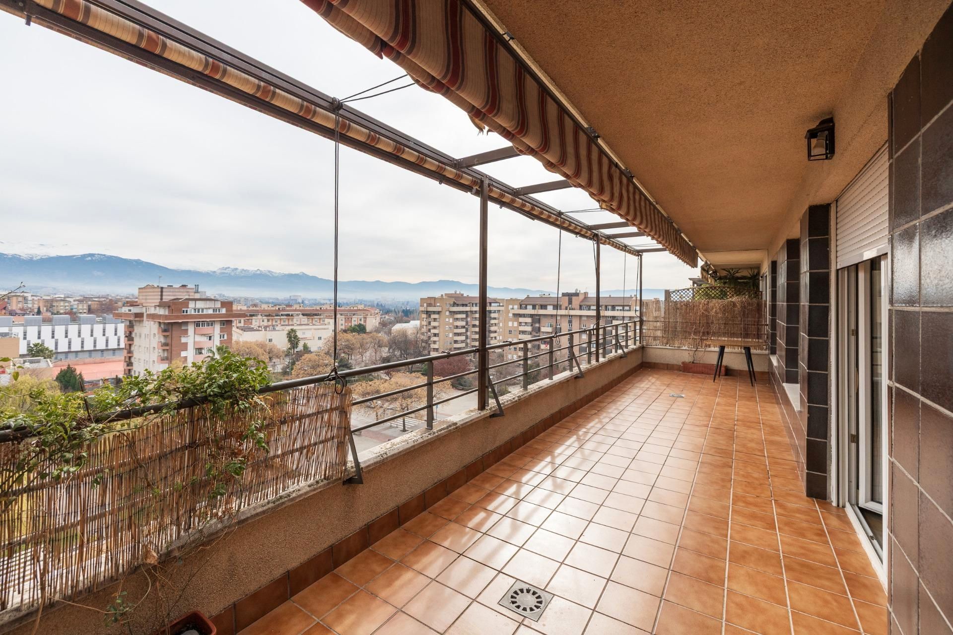 Terrace of Attic to rent in  Granada Capital  with Air Conditioner, Heating and Terrace
