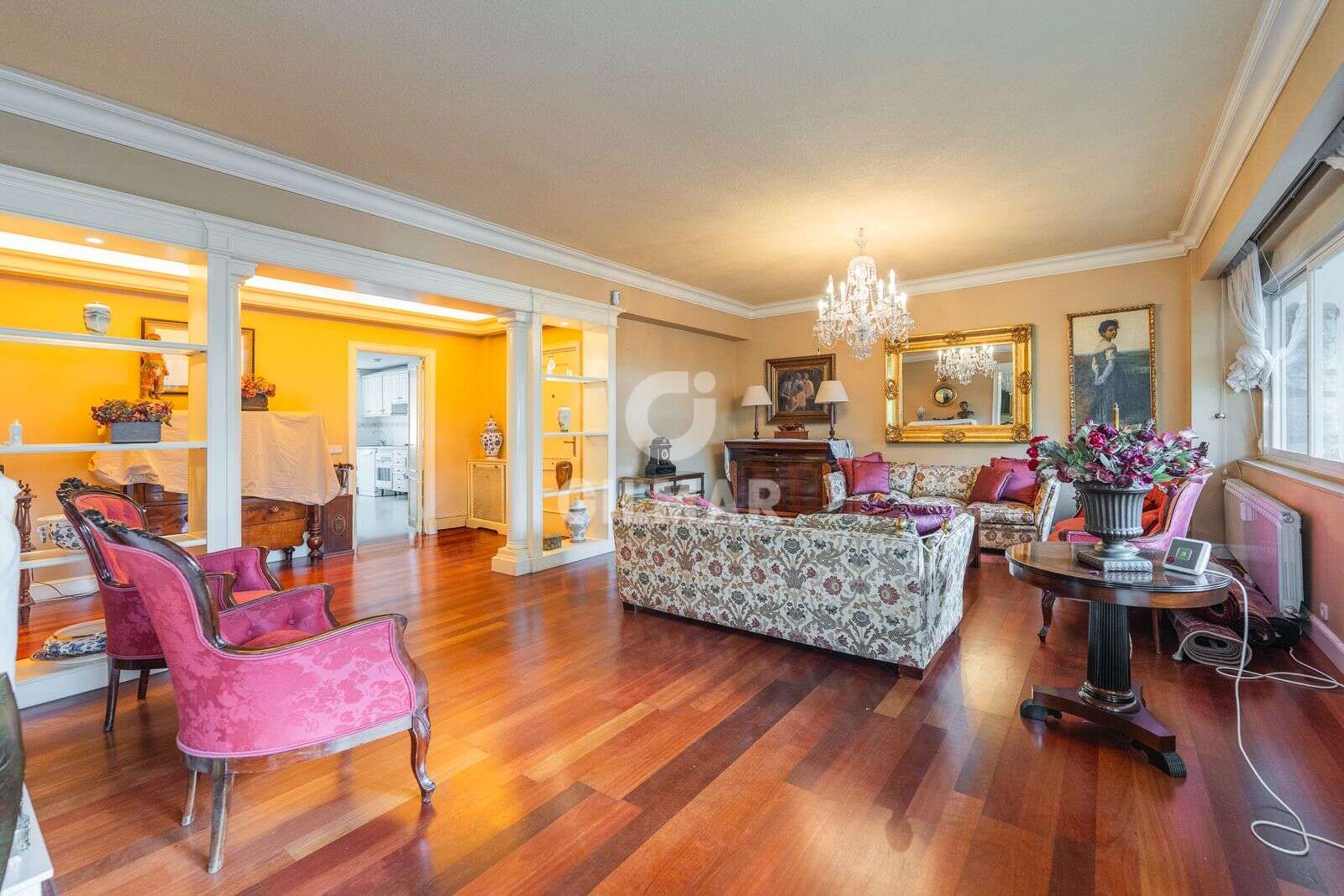 Living room of Flat for sale in  Madrid Capital  with Heating, Private garden and Storage room