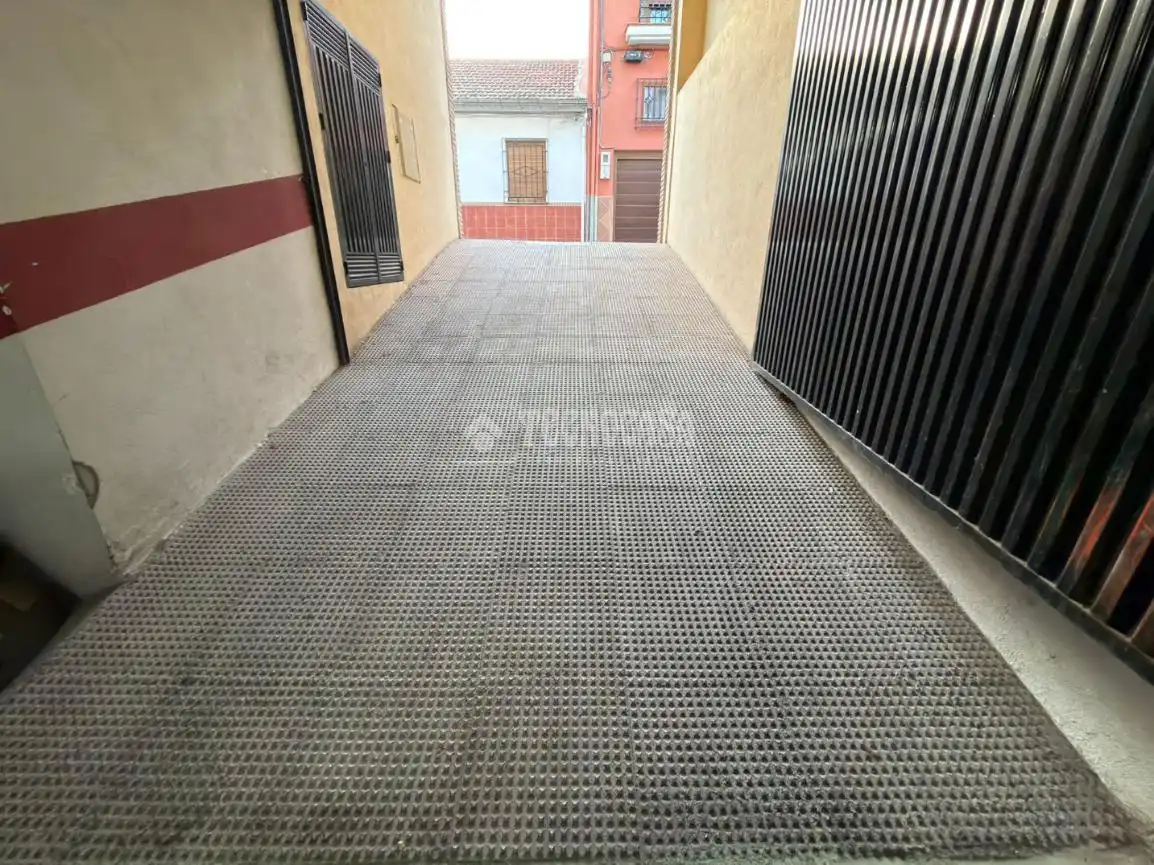 Außenansicht von Garage zum Verkauf in Armilla