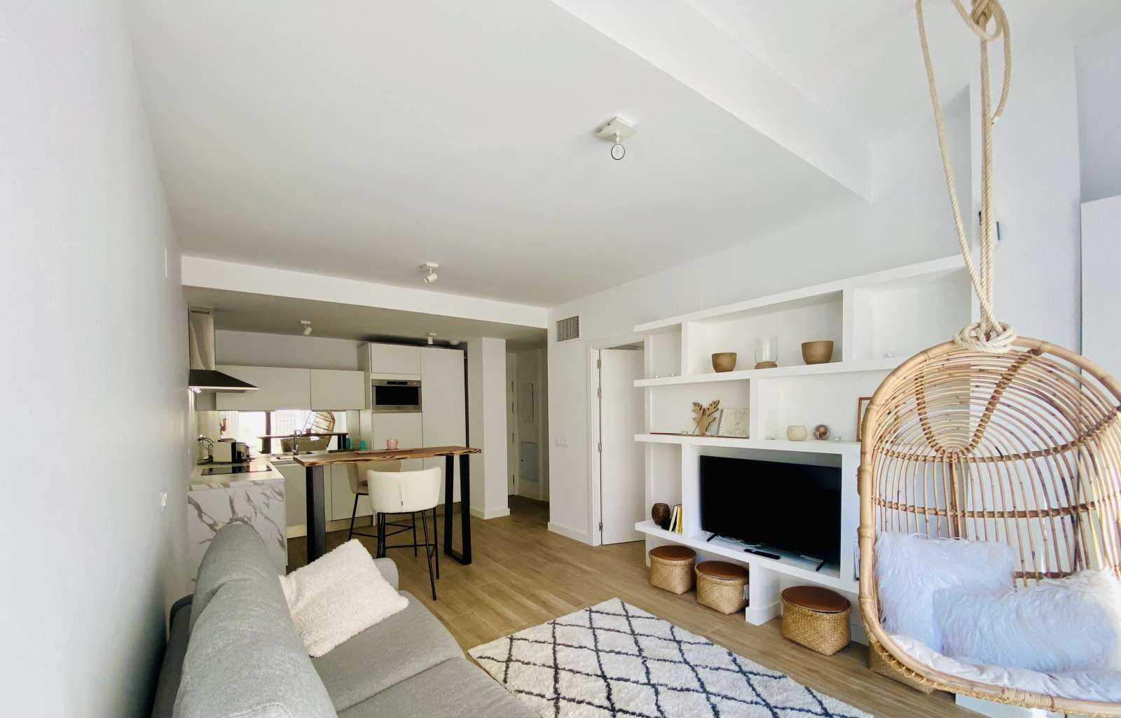 Living room of Apartment to share in Málaga Capital  with Air Conditioner and Terrace