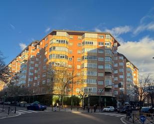 Exterior view of Flat for sale in Valladolid Capital  with Heating, Private garden and Terrace