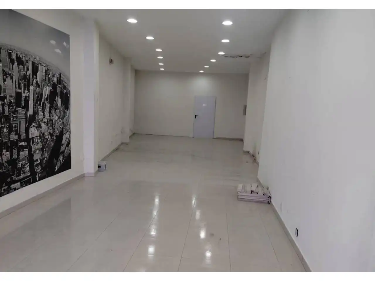 Local commercial à vendre à Calle Álvaro de Bazán, imagen 3