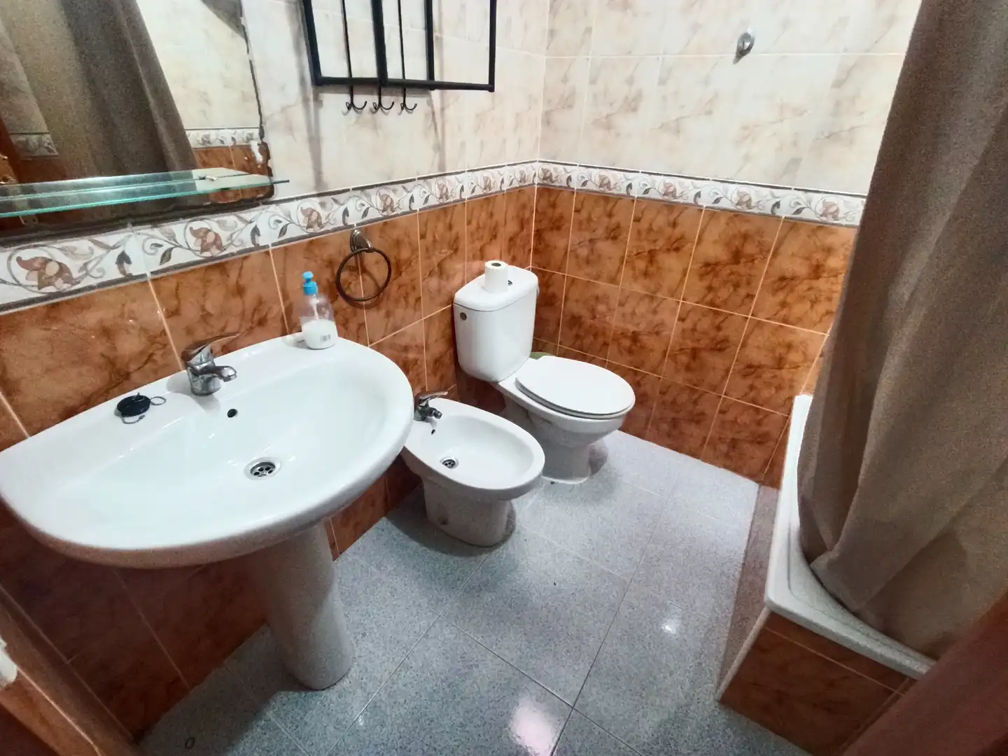Bany de Casa adosada en venda en Arico amb Jardí privat, Terrassa i Moblat