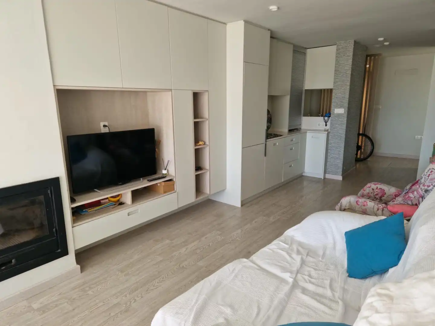 Wohnzimmer von Dachboden zur Miete in Santa Pola mit Möbliert und Gemeinschaftspool