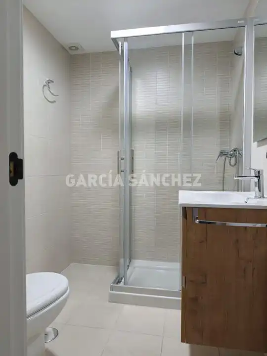 Bany de Apartament en venda en Boiro amb Traster, Moblat i Forn