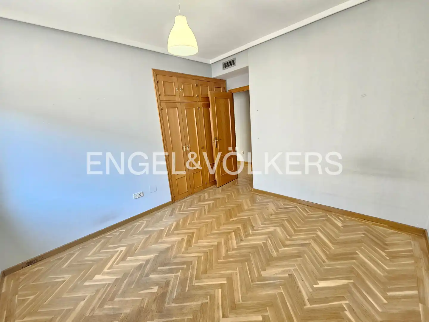 Dormitori de Àtic de lloguer en Pozuelo de Alarcón amb Aire condicionat, Calefacció i Parquet