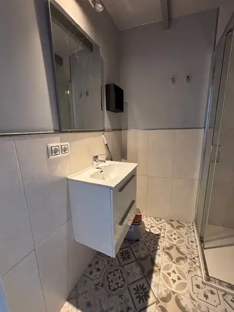 Baño de Ático de alquiler en Ferrol con Calefacción, Parquet y Terraza