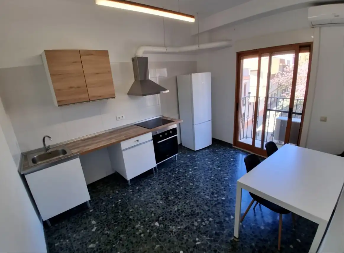 Kitchen of Study for rent in Torrent  with Air Conditioner, Furnished and Oven