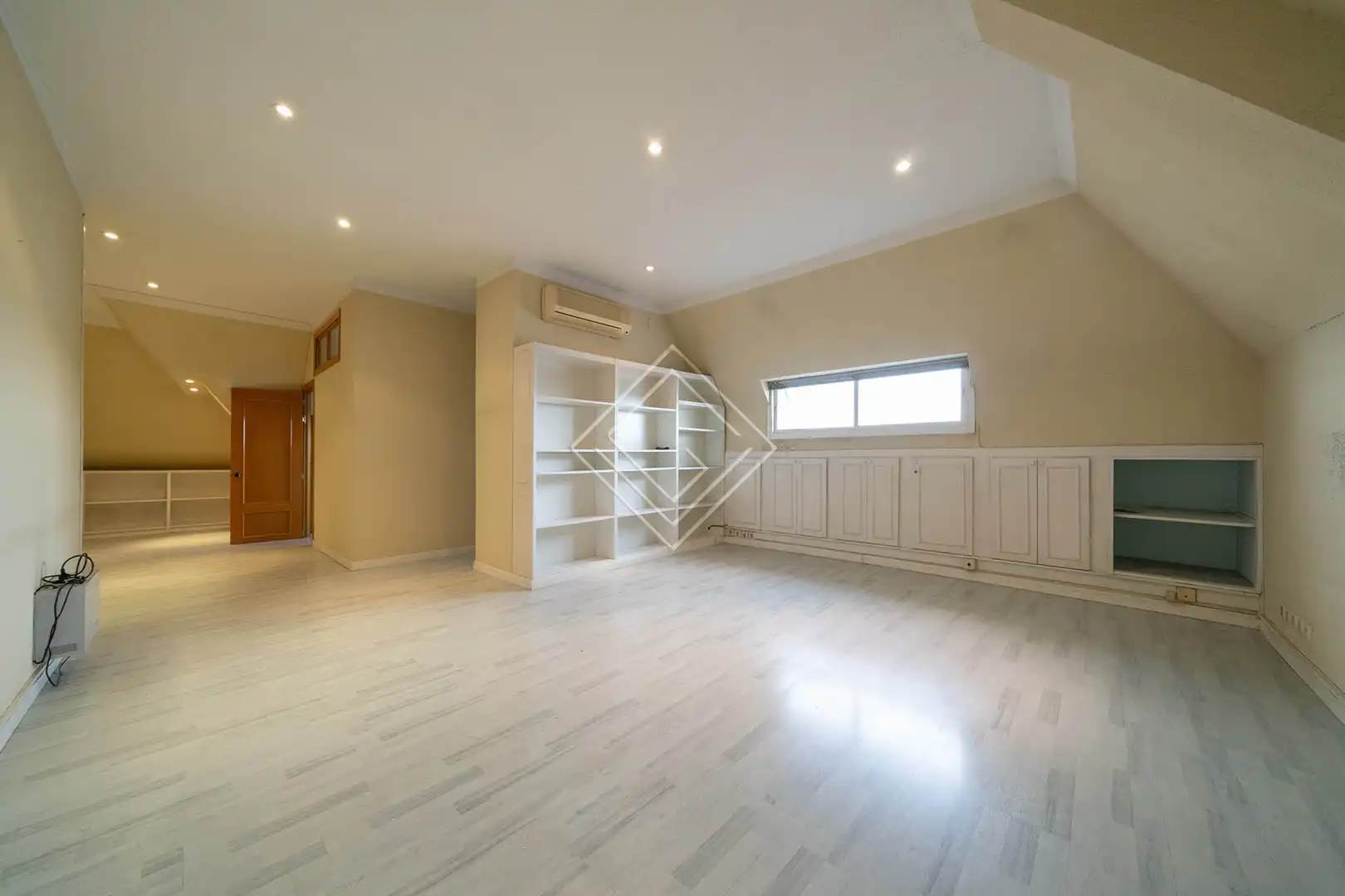 Flat for sale in Madrid  with Air Conditioner, Heating and Terrace