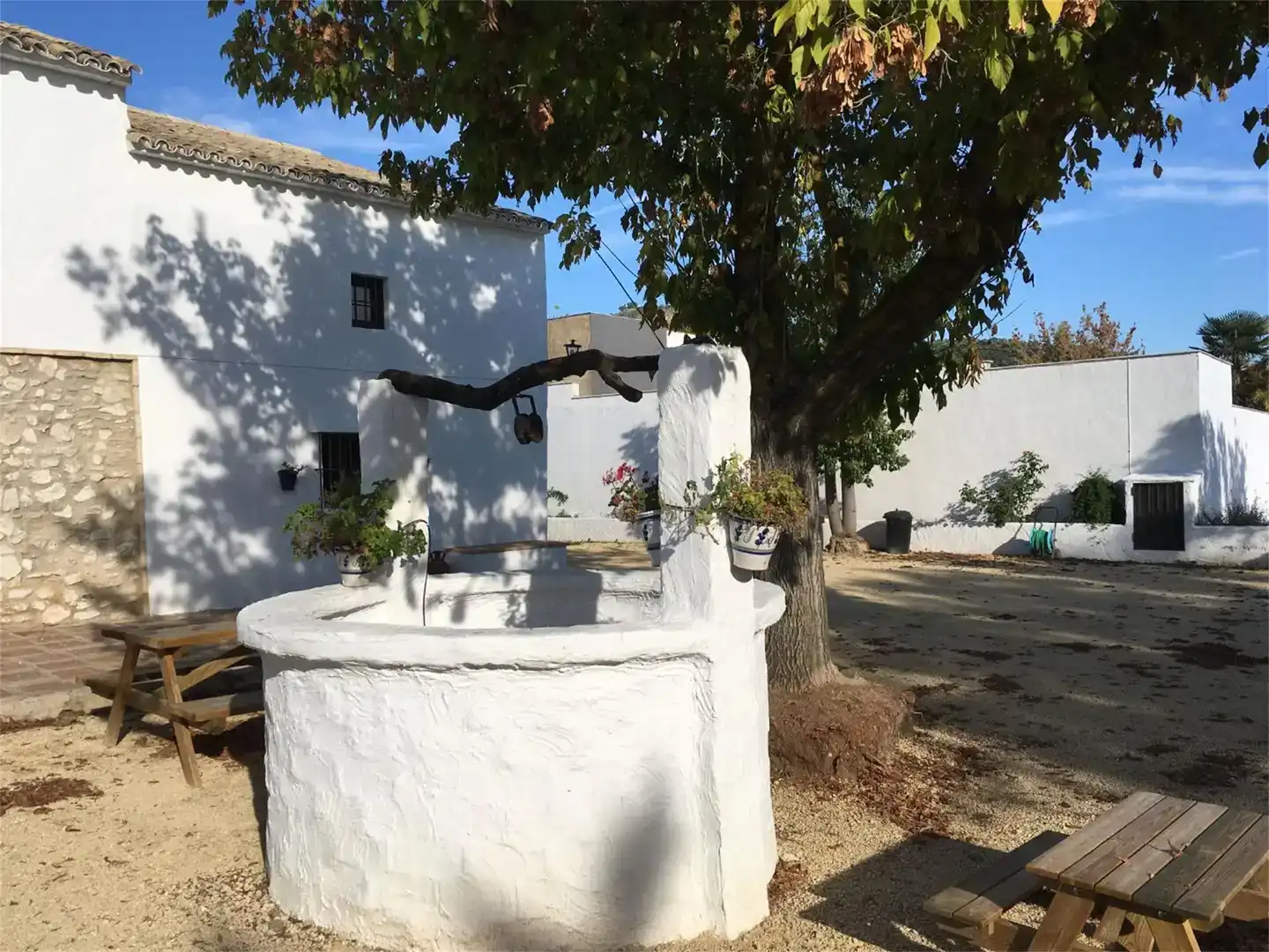 Vista exterior de Casa adosada de lloguer en Lucena amb Aire condicionat, Jardí privat i Traster
