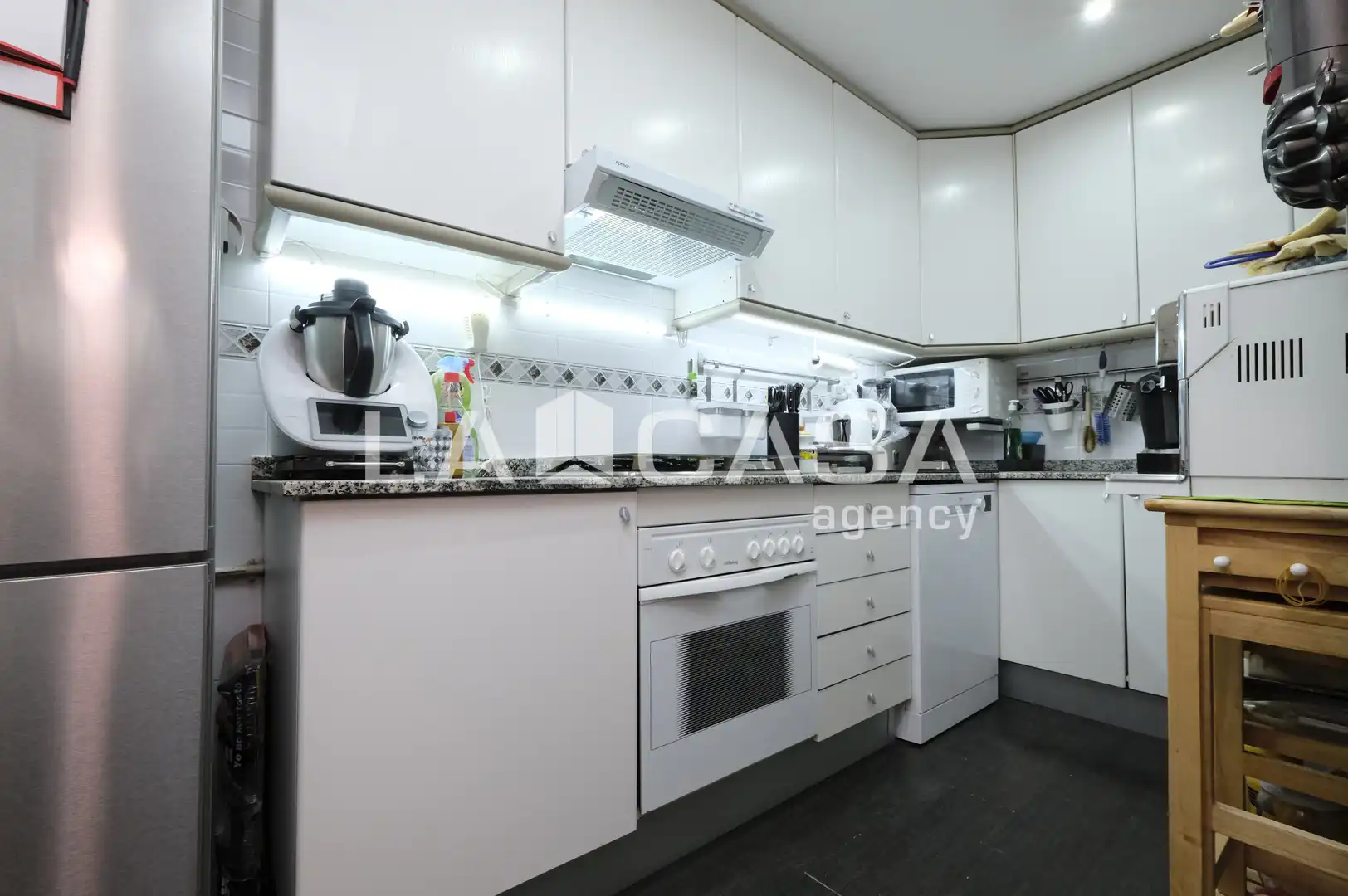 Cocina de Piso en venta en Barcelona con Balcón