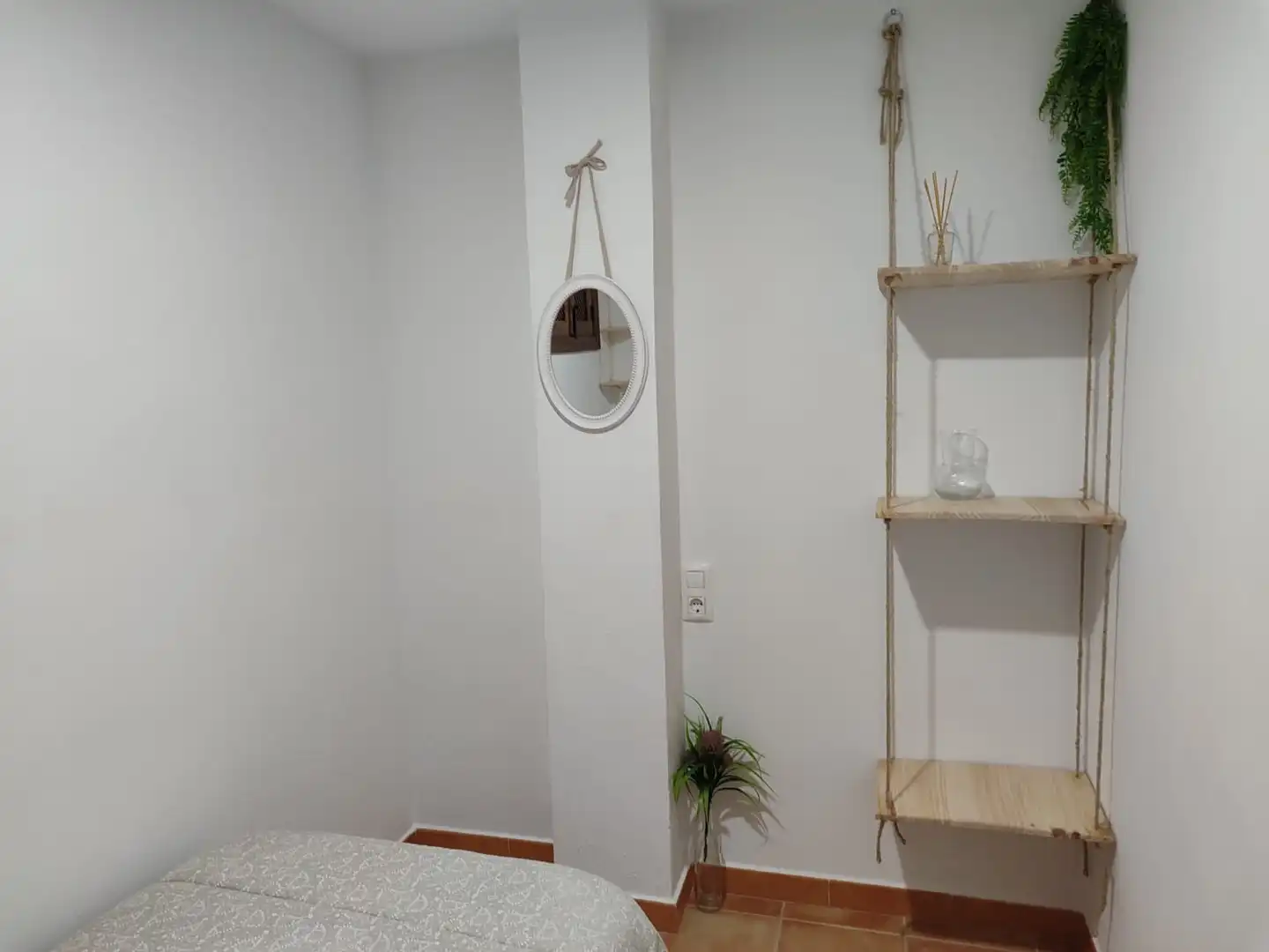 Dormitori de Apartament en venda en El Bosque amb Aire condicionat, Jardí privat i Moblat