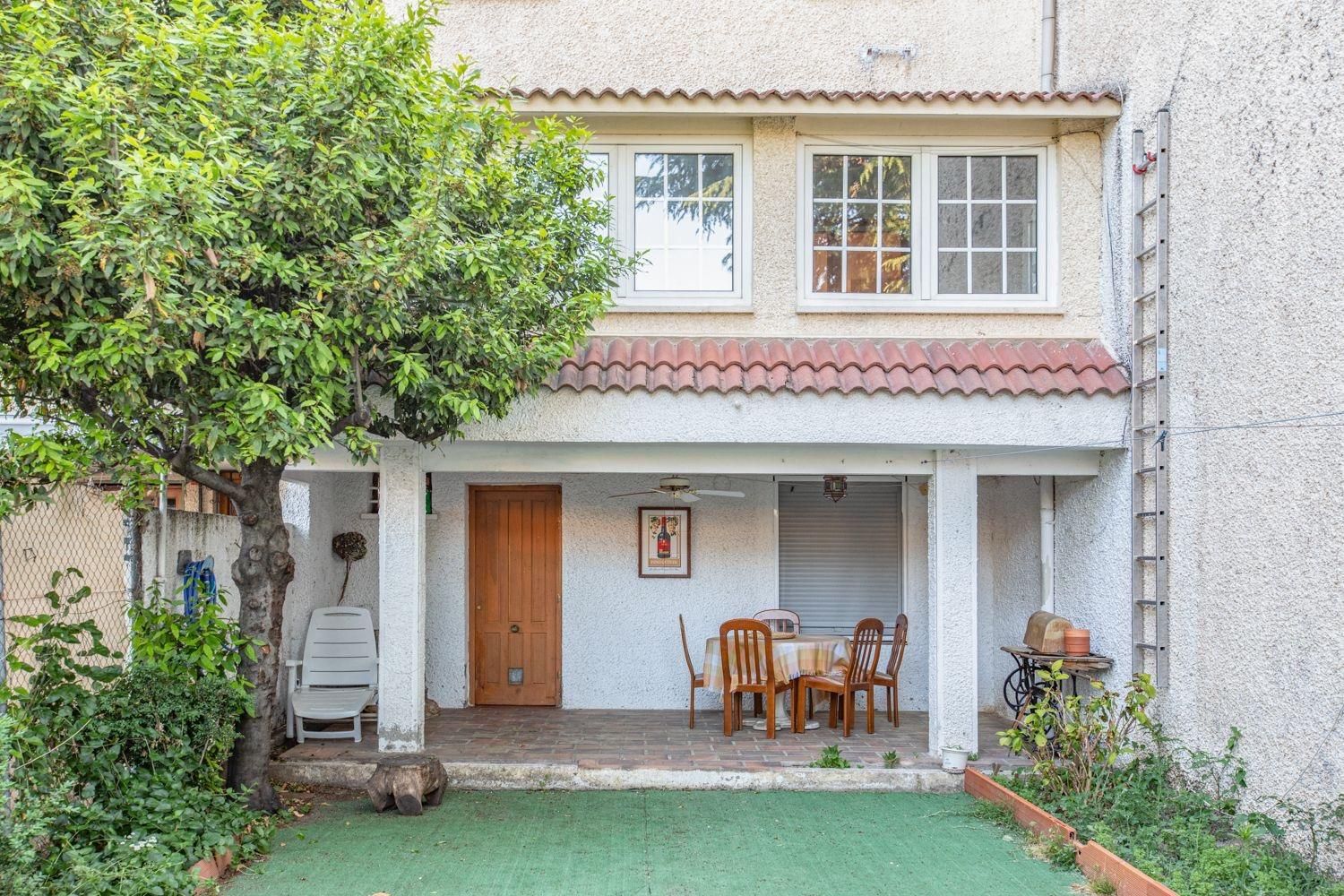 Jardín de Casa adosada en venta en El Escorial con Aire acondicionado, Calefacción y Jardín privado