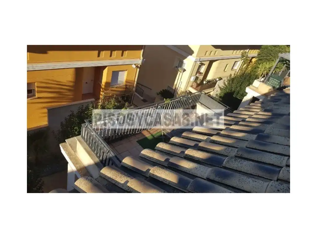 Vista exterior de Casa o chalet en venta en Chiva con Aire acondicionado, Piscina y Balcón