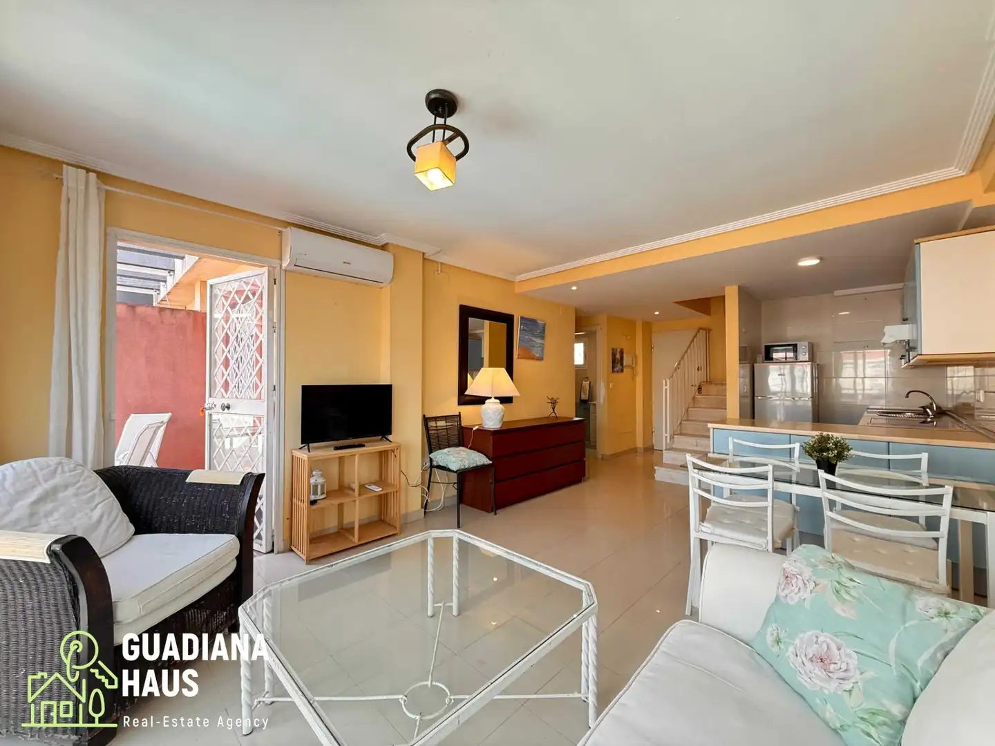 Sala d'estar de Apartament en venda en Isla Cristina amb Aire condicionat, Calefacció i Terrassa