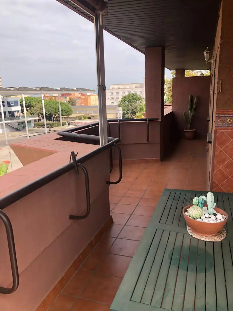 Terraza de Piso de alquiler en Algeciras con Amueblado