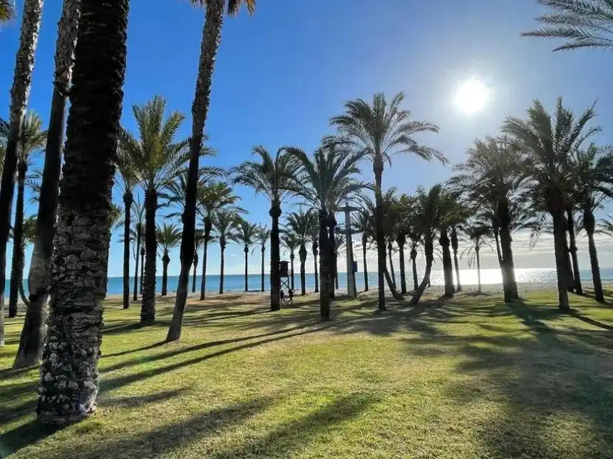 Vista exterior de Casa o xalet en venda en Torremolinos amb Aire condicionat, Calefacció i Moblat