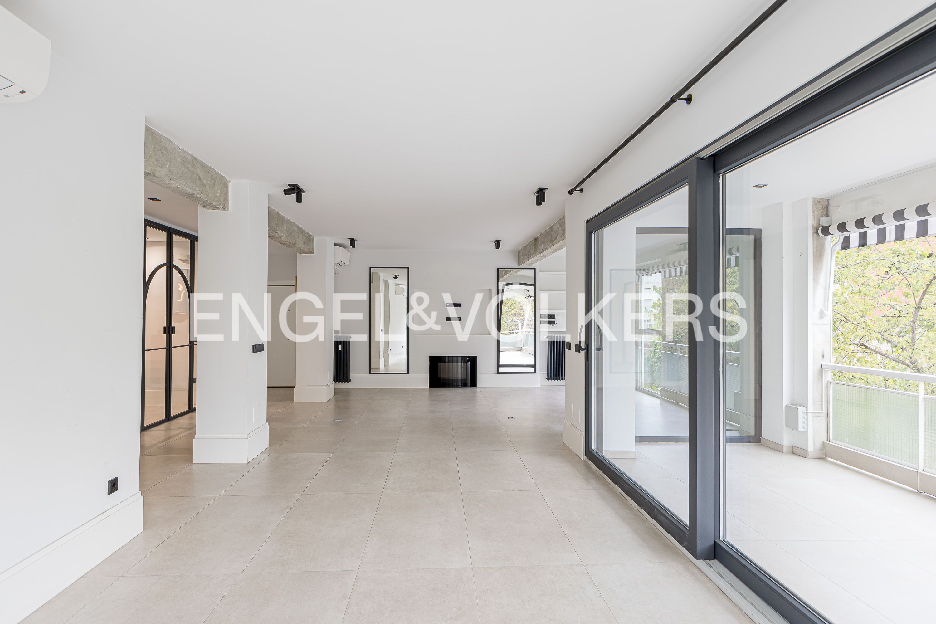 Apartament de lloguer en  Madrid Capital amb Aire condicionat, Calefacció i Terrassa